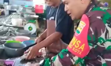 Seorang Babinsa Bantu Dagang Ikan, Ini Alasannya
