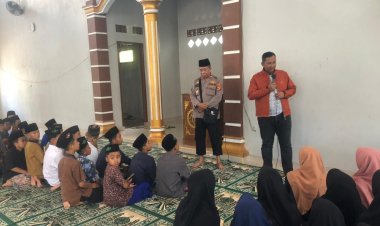 "Jumat Curhat", Kapolres Lampung Barat Berikan Nasehat Kepada Santri