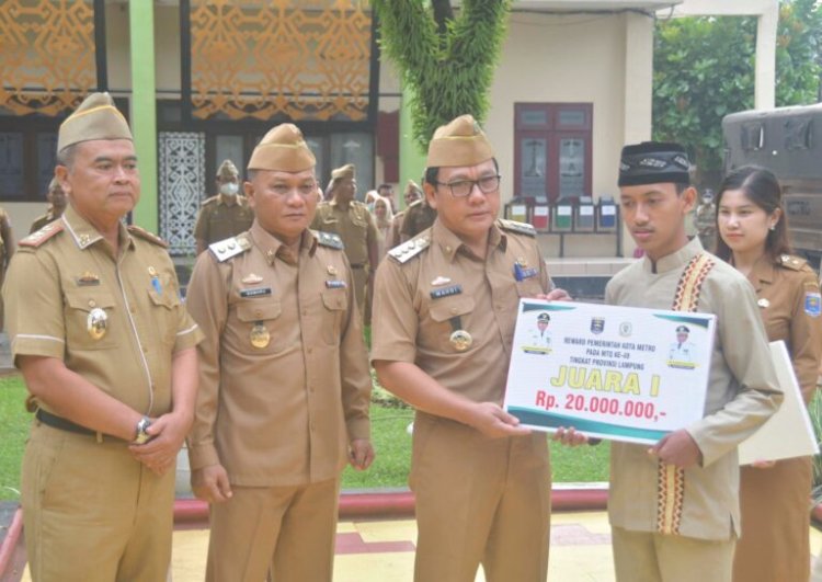 Wahdi Berikan Reward MTQ Ke-49 Usai Apel Mingguan Pemkot Metro