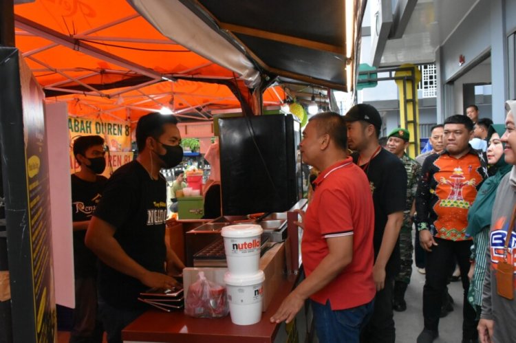 Sekda Kota Metro Resmikan Metro Sudirman Street Food Sesi 2
