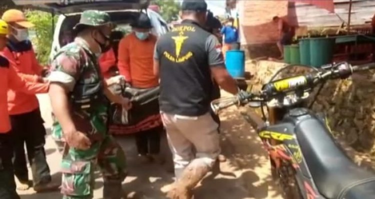 Korban Longsor Juku Batu Kabupaten Way Kanan Ditemukan
