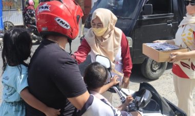 DPD Gerindra Bersama PIRA Lampung Bagikan 1000 Takjil