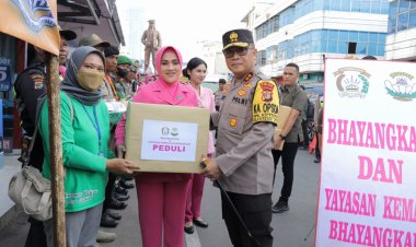 Ketua Bhayangkari Daerah Lampung Beri Bingkisan ke Personil Pam Operasi Ketupat Krakatu 2023