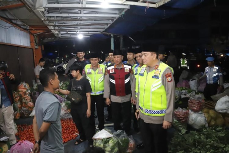 Pastikan Kondisi Masyarakat Aman, Kapolda Riau Pimpin Patroli Skala Besar