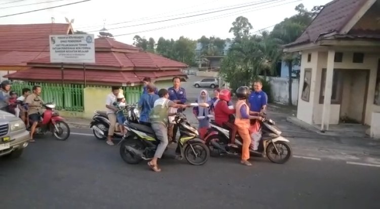 Jalankan Program Ramadhan, DPP SPI Bagi Takjil