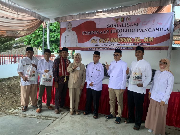 DPC Partai Gerindra Kota Metro Bagi Takjil dan Buka Bersama