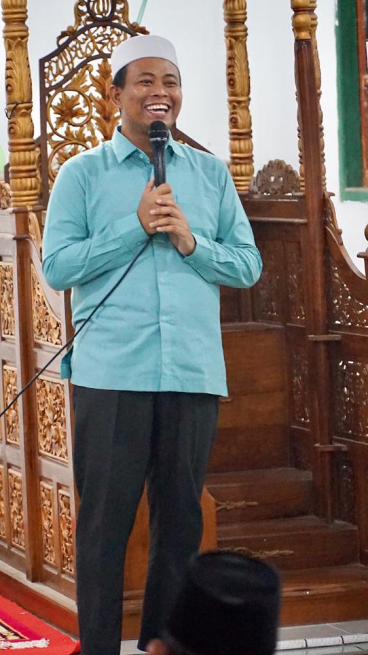 Safari Ramadhan di Masjid, Wabup Rohil Serahkan Berbagai Bantuan
