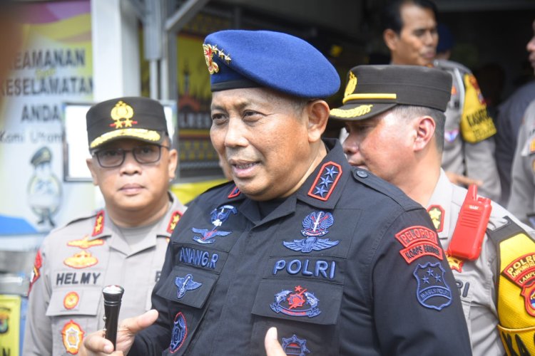 Kapolda Lampung Dampingi Dankor Brimob Pantau Arus Mudik di Pelabuhan Bakauheni