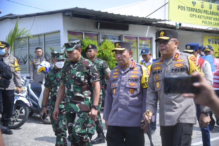 Kapolri Cek Arus Mudik H-2 Lebaran di Pelabuhan Bakauheni