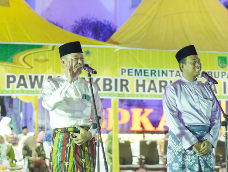 Bupati Rohil Lepas Peserta Pawai Takbir Idul Fitri  Diiringi Lantunan Takbir