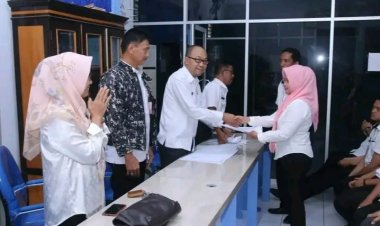 Kadis Kominfo Lampura Serahkan SPT Secara Simbolis