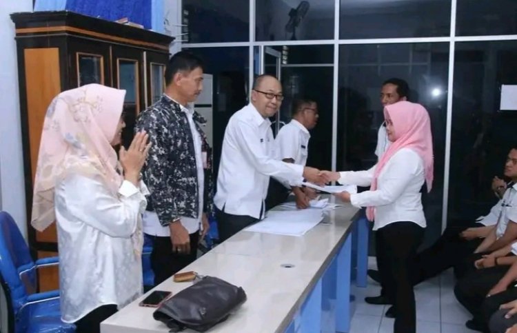 Kadis Kominfo Lampura Serahkan SPT Secara Simbolis