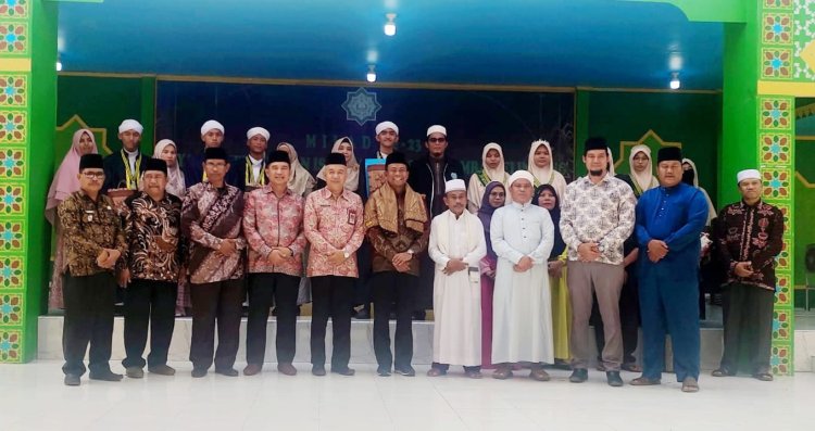 Hadiri Milad dan Wisuda YP Islam Almuhsinin Rimba Melintang, Wabup Rohil Ucapkan Selamat