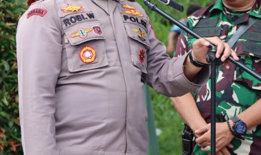 Wakapolres Lampung Barat Pimpin Pengamanan Pemberangkatan Jama'ah Calon Haji Kloter Kedua