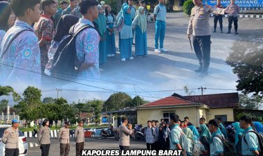 Kapolres Lambar Pimpin "Jumat Curhat" Bersama Siswa/i SMA