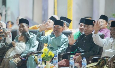Lepas 51 Peserta Pawai Takbir, Bupati Rohil Didampingi Forkopimda Semarakan Malam Idul Adha