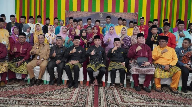 Ajak Calon Penghulu Tidak Lakukan Money Politik, Bupati Rohil Buka Pembekalan Adat