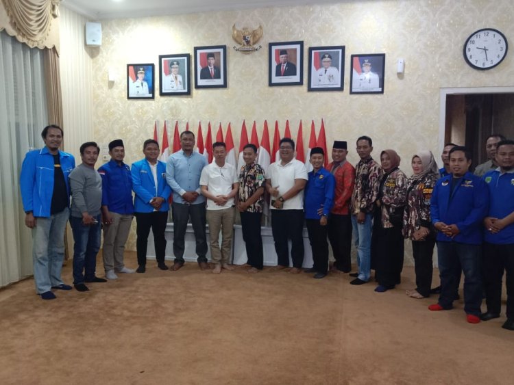 Anggota DPRD Rohil Tampak Bersama Peserta Musda Hadiri Musda Ke VII KNPI 2023