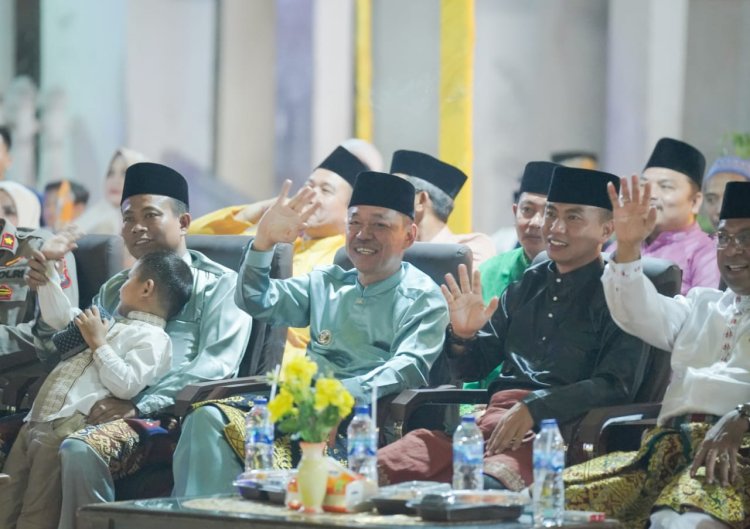 Lepas 51 Peserta Pawai Takbir, Bupati Rohil Didampingi Forkopimda Semarakan Malam Idul Adha