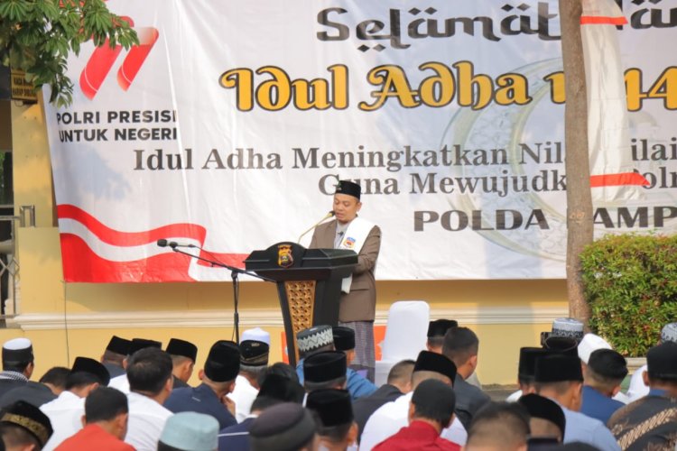 Polda Lampung Gelar Sholat Idul Adha 1444 H, Sebanyak 34 Ekor Hewan Qurban Dibagikan