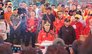 Bupati Sambut Rombongan Gubernur dan Tamu Undangan Event Ritual Bakar Tongkang 2023