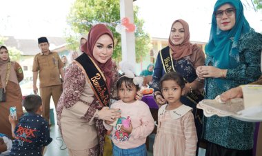 Peringati Hari Anak Nasional 2023, Bunda PAUD Kunjungi Sekolah dan Berikan Bingkisan