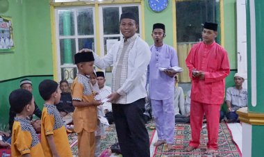 Dalam Rangka Peringati 10 Muharram, Wabup Rohil Santuni Anak Yatim
