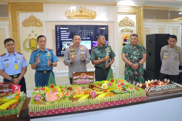 TNI di Lampung Berikan Kejutan di Hari Bhayangkara ke-77 Sebagai Wujud Sinergitas