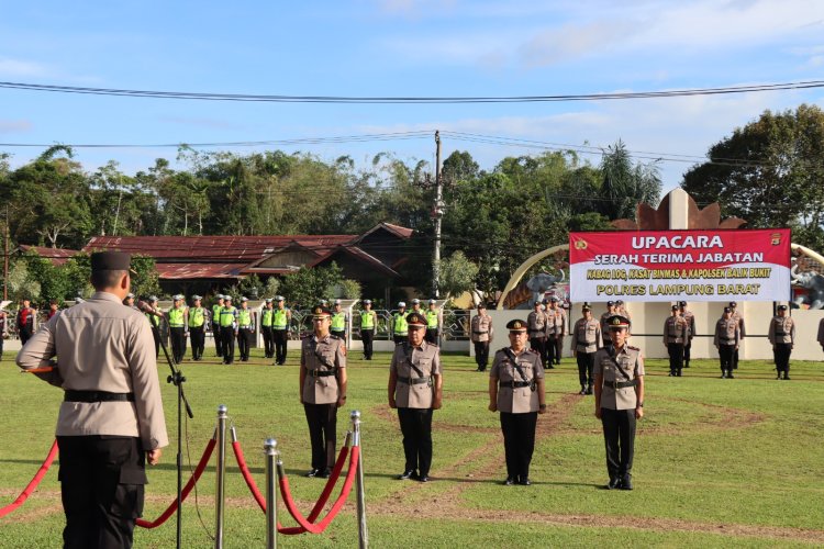 Kapolres Lambar Pimpin Sertijab Kabag Logistik, Kasat Binmas dan Kapolsek Balik Bukit