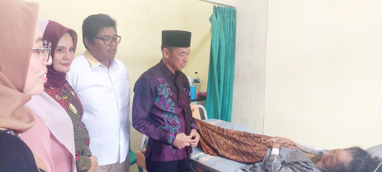 Tinjau Kantor Camat dan Puskesmas Rawat Inap, Bupati Rohil Anggarkan Biaya Renovasi Tahun 2024