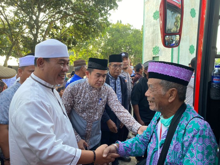Sekda Tulang Bawang Sambut Langsung Kedatangan Jemaah Haji