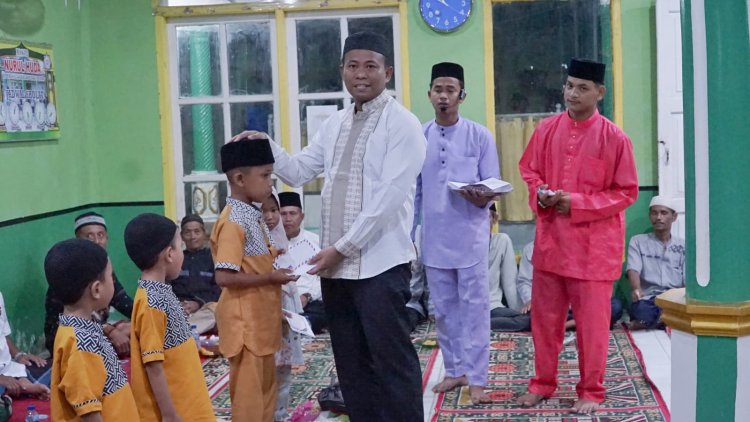 Dalam Rangka Peringati 10 Muharram, Wabup Rohil Santuni Anak Yatim