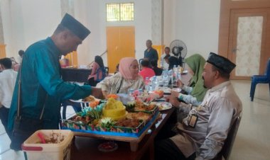 Banjir Ucapan Selamat & Surprise, Karyawan dan Staf Rayakan Hari Ulang Tahun Kadis DLH