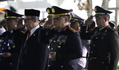 Polda Lampung Turut Apel Kehormatan dan Renungan Suci Peringati HUT RI ke-78