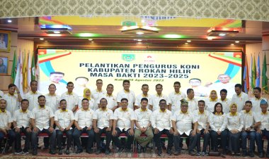 Komitmen Tak Rangkap Jabatan, Samsuri Lantik Pengurus KONI Baru