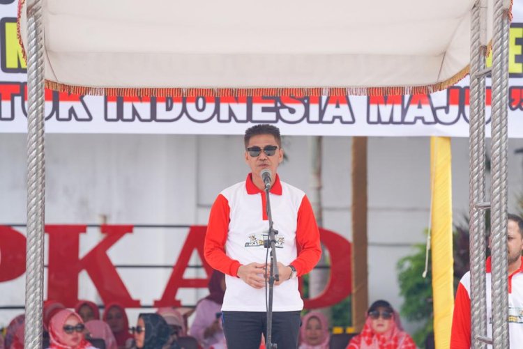 Bupati Rohil Lepas Peserta Pawai Karnaval, Ditandai Pelepasan Balon Udara