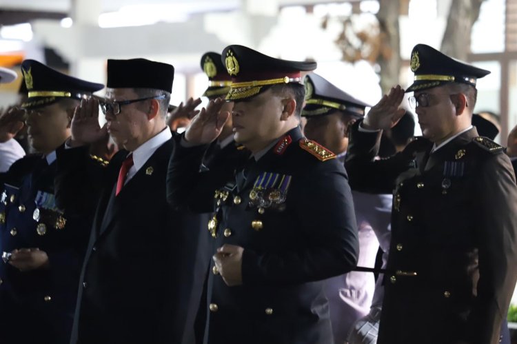 Polda Lampung Turut Apel Kehormatan dan Renungan Suci Peringati HUT RI ke-78