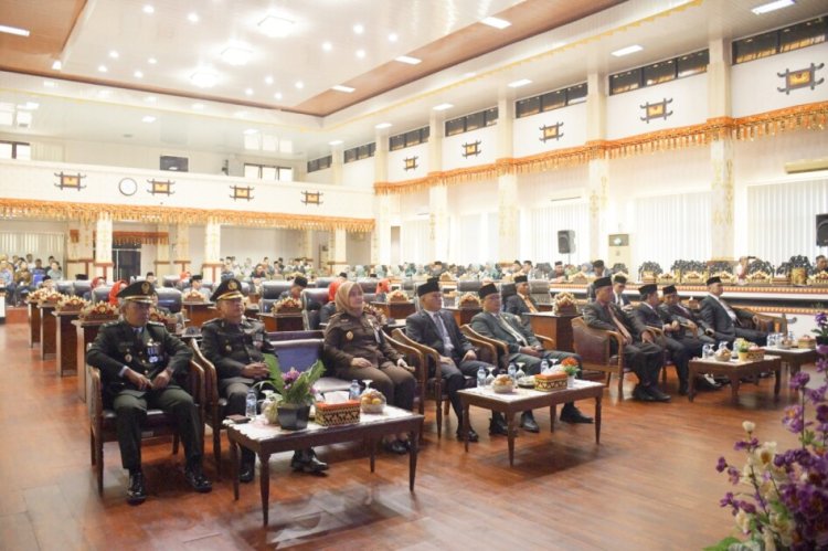 Peringati HUT RI Ke-78, DPRD Kota Metro Gelar Sidang Paripurna Mendengarkan Pidato Kenegaraan Presiden RI