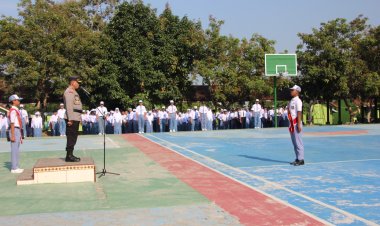 Wakapolres Lambar Imbau Jauhi Narkoba dan Kenakalan Remaja Saat Jadi Irup di Sekolah