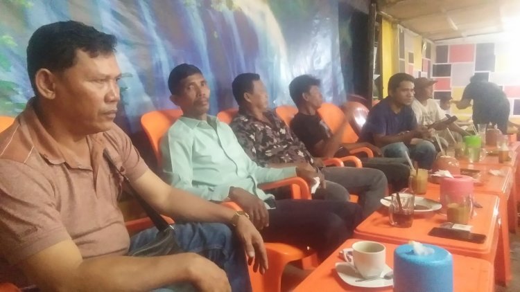 Ngopi Bareng Bersama Warga dan Tokoh Masyarakat, Pererat  Silaturahmi Jelang Pilpeng