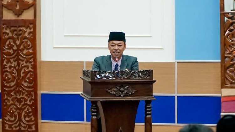 Rapat Paripurna DPRD dengan Pemda, Banggar Sahkan APBD-P Rohil Sebesar Rp. 2,4 Triliun