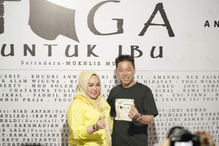 Bupati Nobar Pemutaran Perdana Film "Toga Untuk Ibu" Karya Anak Rohil