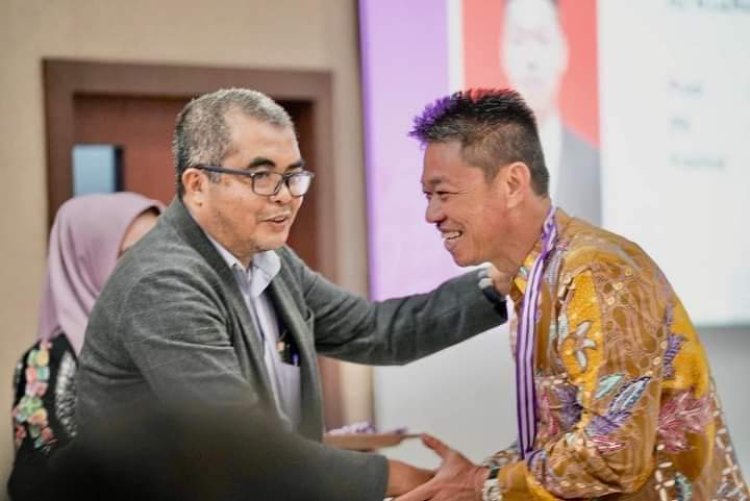 Bupati Rohil Ikut Yudisium Pascasarjana, Raih Nilai IPK 3,67