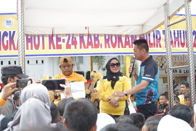 Dalam Rangka HUT Rohil ke-24 dan BIK, Masyarakat Ramaikan Jalan Santai