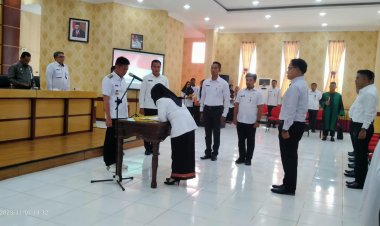 Tingkatkan Kesejahteraan Pegawai Honorer, Bupati Rohil Serahkan 34 SK Pengangkatan PPPK