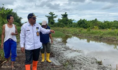 Musim Hujan, DLH Rohil Rutin Normalisasi Parit dan Sungai Antisipasi Banjir