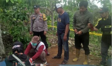 Polisi Quick Response Datangi TKP Warga Gantung Diri