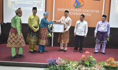 Terima Penghargaan Sebagai Pemerintah Terbaik 1, Program Evaluasi Penyelenggaraan Statistik Sektoral