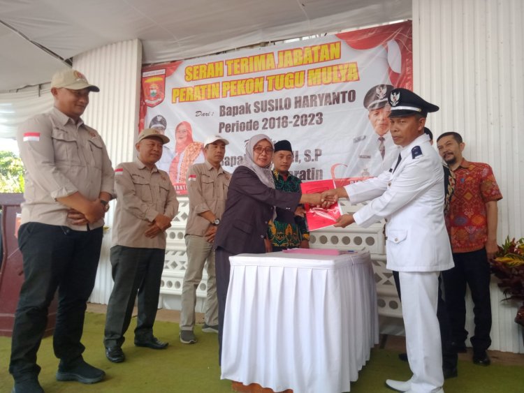 Tangis Haru Warnai Sertijab Peratin Pekon Tugu Mulya