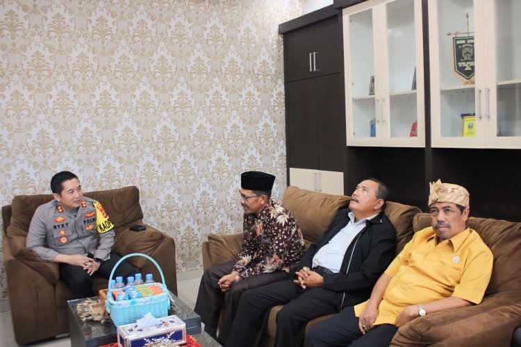 Silaturahmi Kapolres Lampung Barat dengan Forum Komunikasi Umat Beragama
